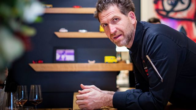 Dans la cuisine d'Alexandre Mazzia, chef étoilé des JO Paris 2024