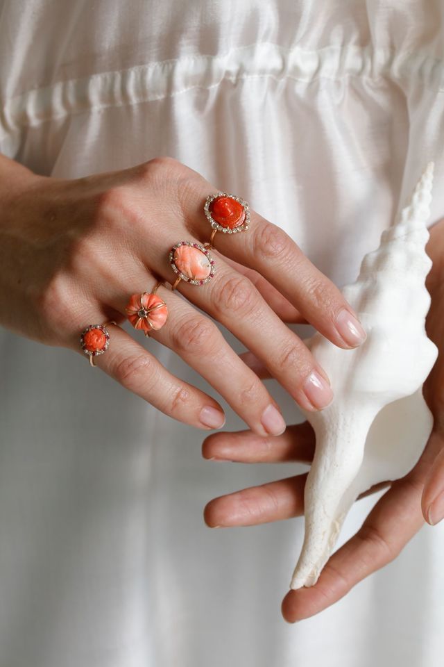Parmi le florilège de galeries présentées pour le PAD Paris, 5 Octobre est une adresse parisienne initiée par Sophie Pfeffer où se mêlent éditions limitées et pièces uniques.