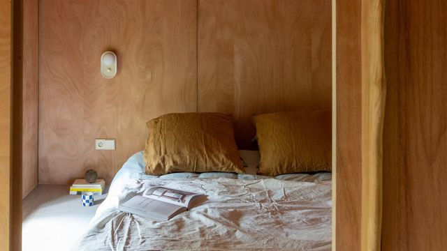 Découvrez des maisons en bois modernes
-
La Petite maison noire - Cécile Perrinet Lhermitte