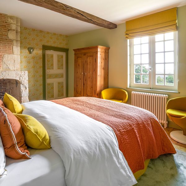 Une chambre dans un esprit fleuri