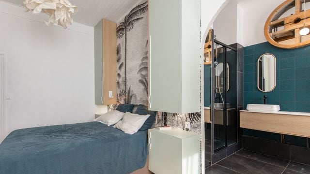 15 projets inspirants pour ouvrir la salle de bains sur la chambre