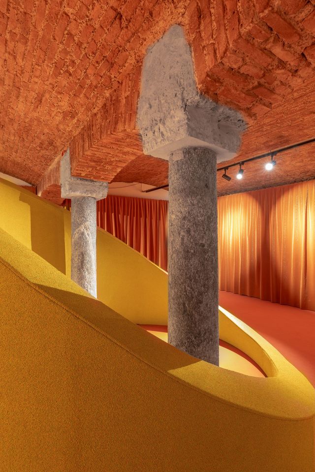 Avec son exposition 'Sensora', imaginée par le studio Masquespacio, Elitis invite les visiteurs à profiter d'un voyage sensoriel.