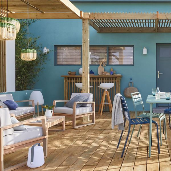 Une terrasse en mélèze, un bois naturellement imputrescible