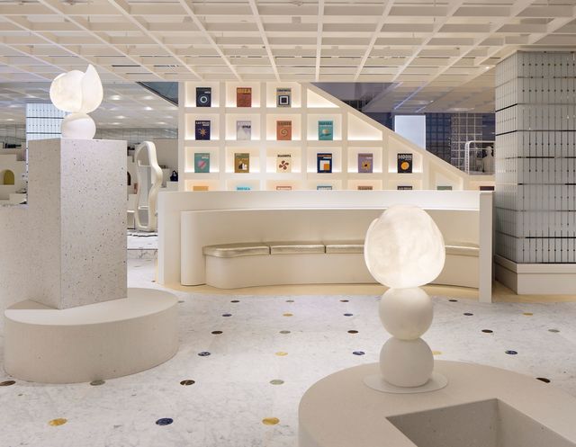 Au coeur de la Playroom du Printemps New York, un espace tout en marbre.