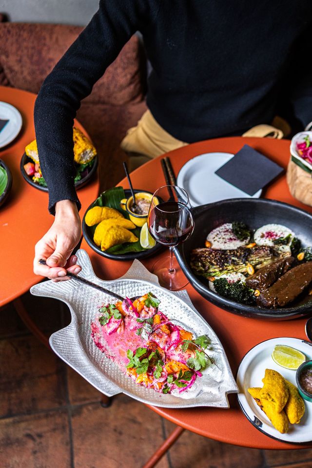 Si le sens de la convivialité est inné pour le chef, il attache aussi beaucoup d'importance aux produits qui composent sa cuisine.