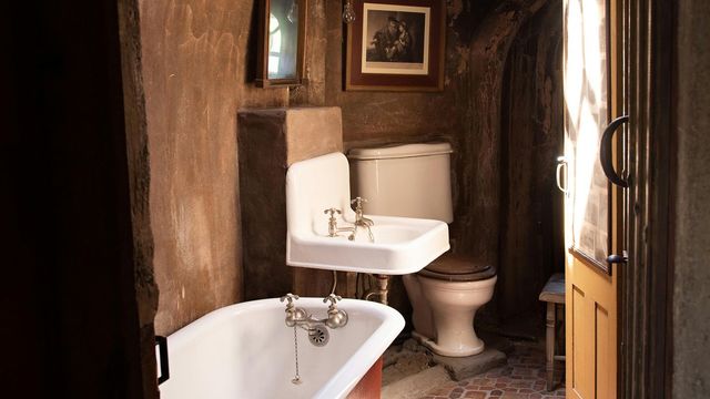 Rénovez votre salle de bains démodée sans vous ruiner