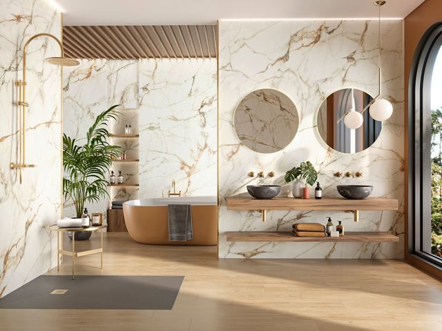 Le marbre, le bois et la douche décloisonnée sont les grandes tendances de 2025.